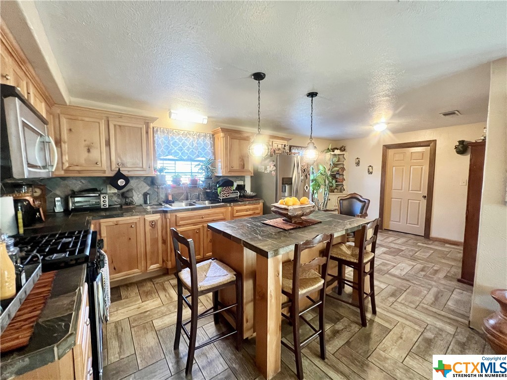 402 Dunn Street Property Photo 15
