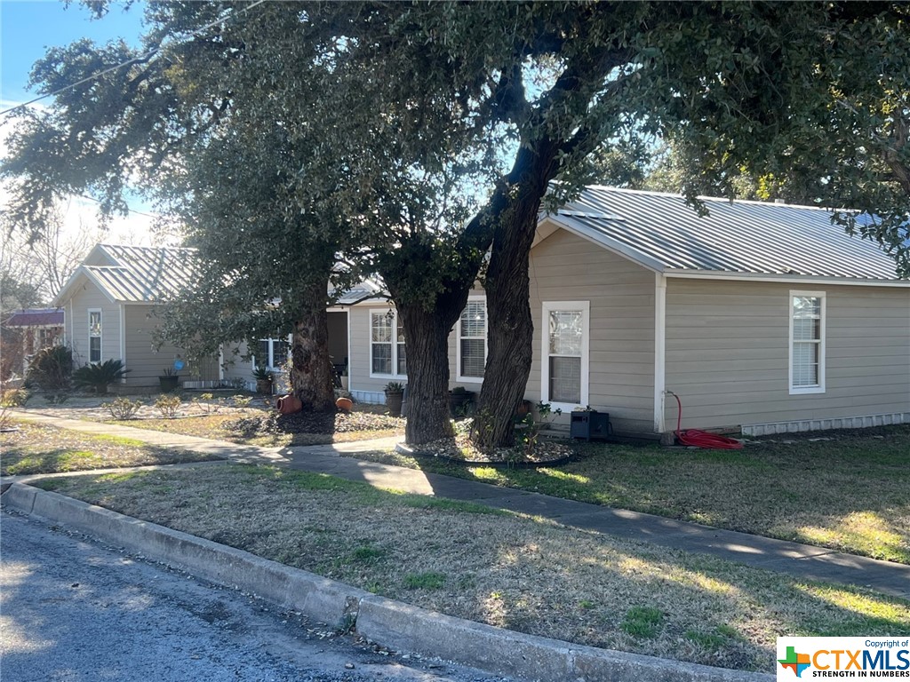 402 Dunn Street Property Photo 44