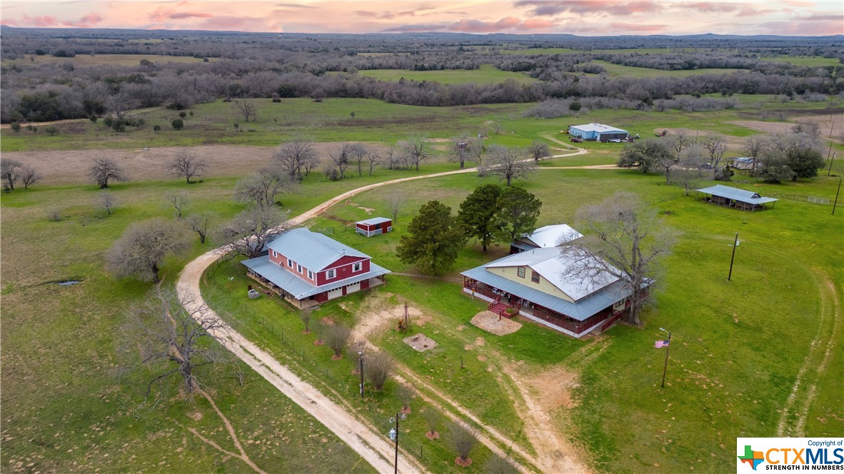 2082 County Road 438 Property Photo 1