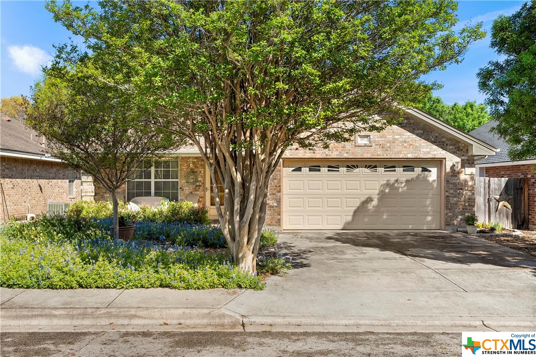 1672 Dustin Cade Drive Property Photo 1