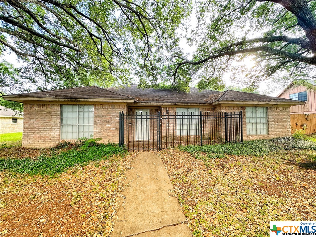 104 Oxford Street Property Photo 1