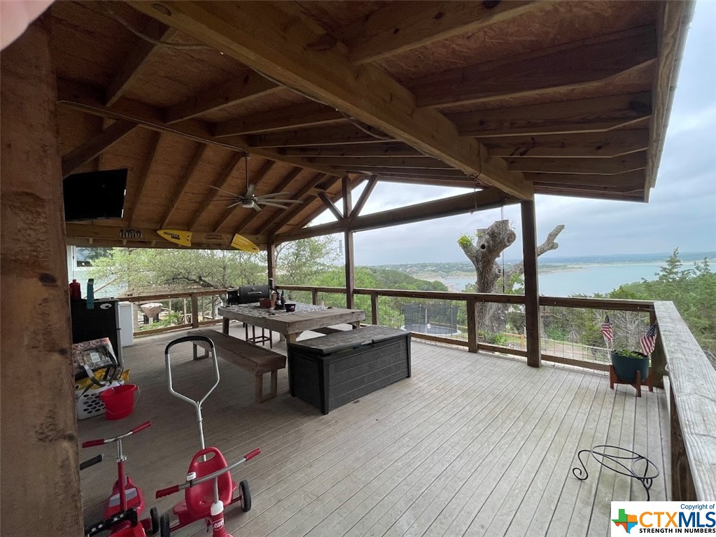 1225 Riviera Drive Property Photo 2