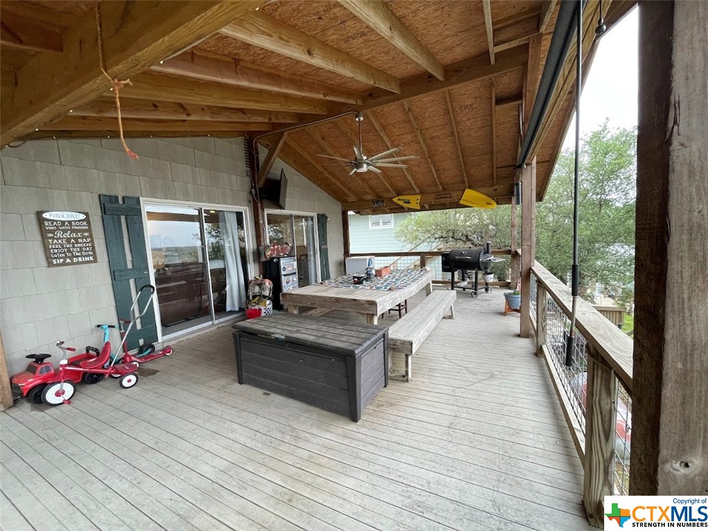 1225 Riviera Drive Property Photo 10