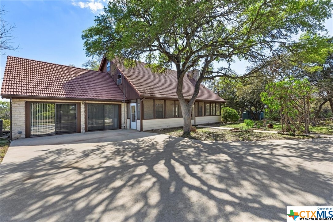 111 Circle Drive Property Photo 1