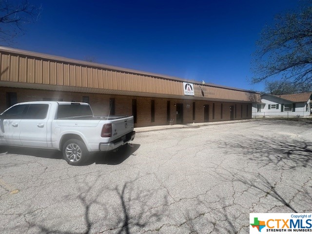 806 S Main Street Property Photo 1
