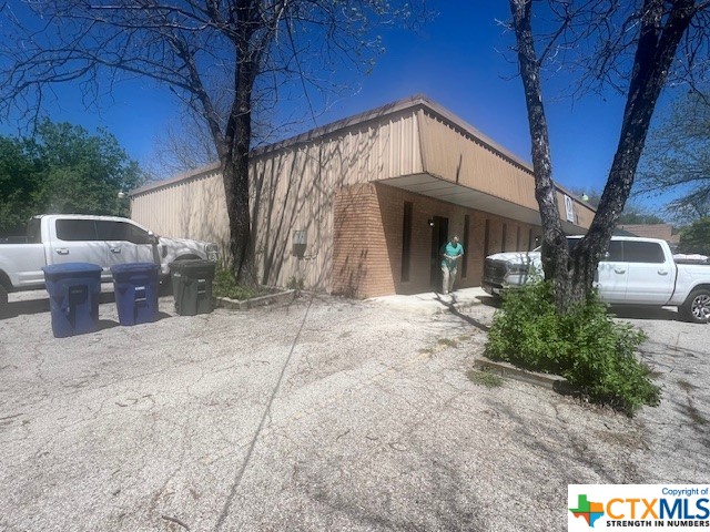 806 S Main Street Property Photo 2