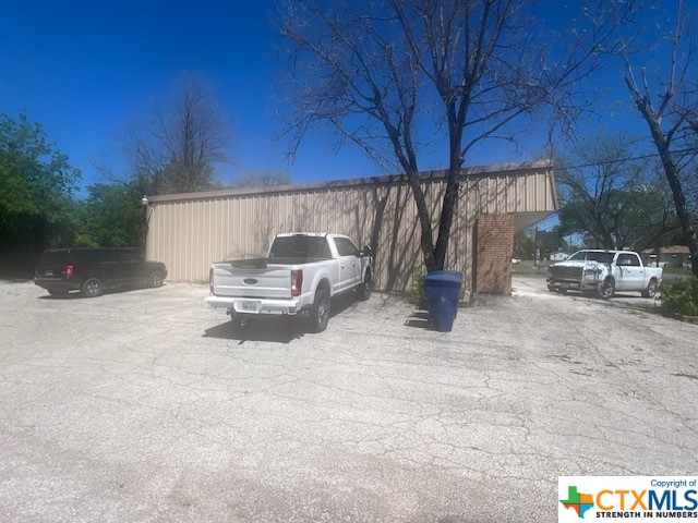 806 S Main Street Property Photo 3