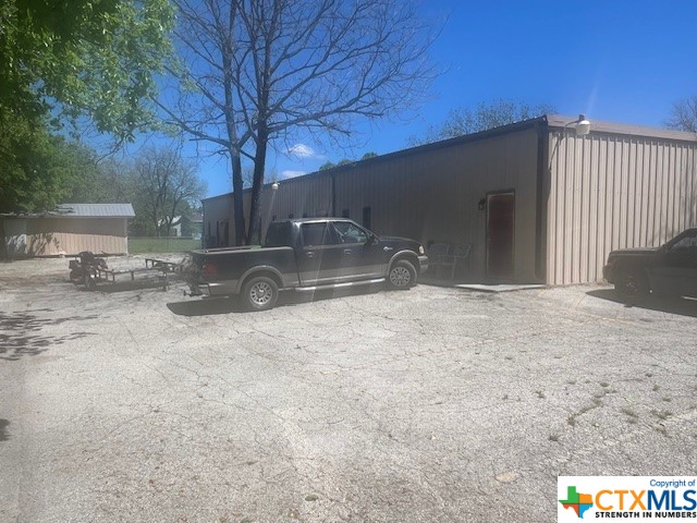 806 S Main Street Property Photo 4