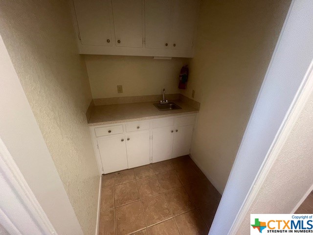 806 S Main Street Property Photo 6