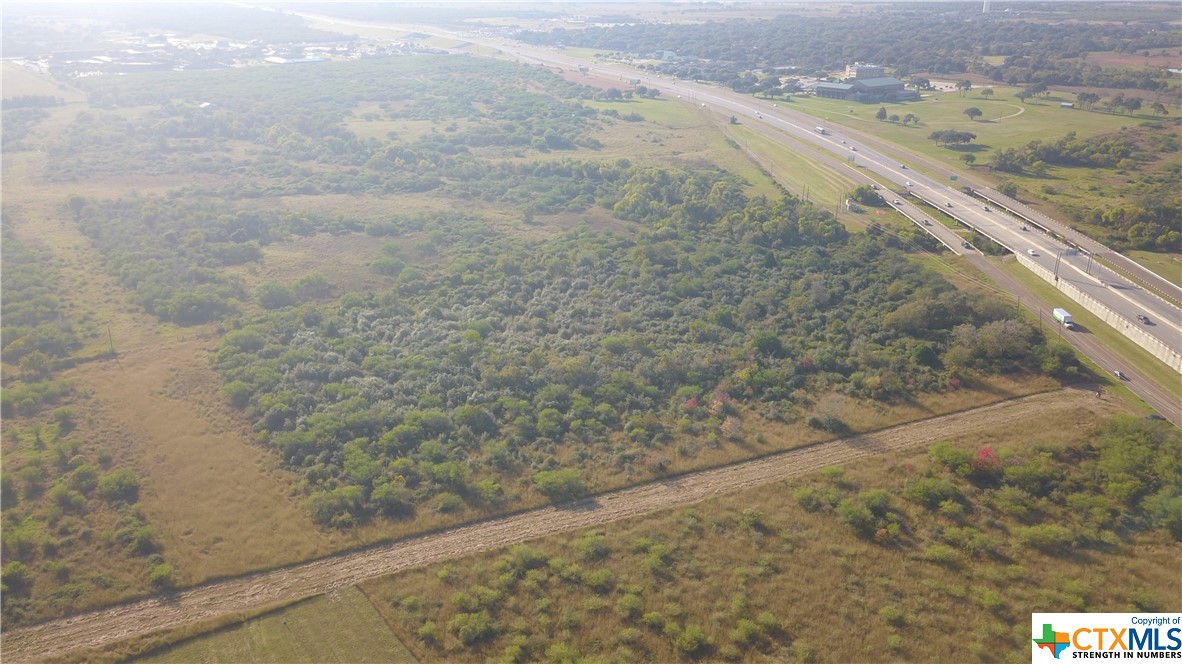 00 Ne Zac Lentz Parkway Property Photo 2