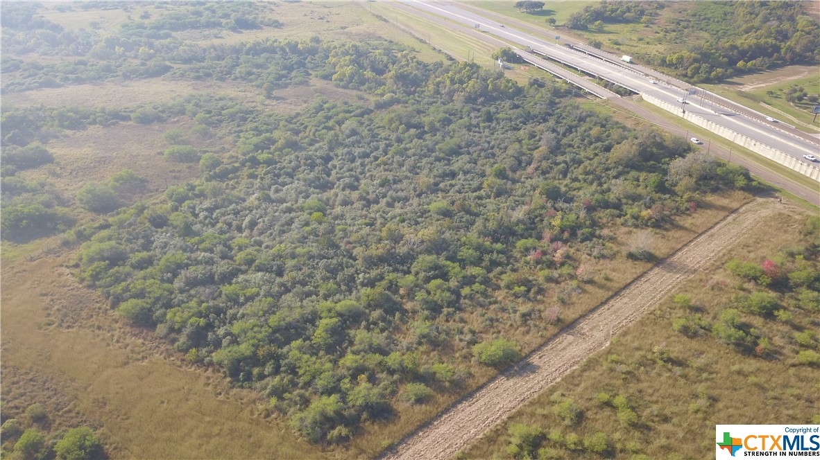 00 Ne Zac Lentz Parkway Property Photo 3