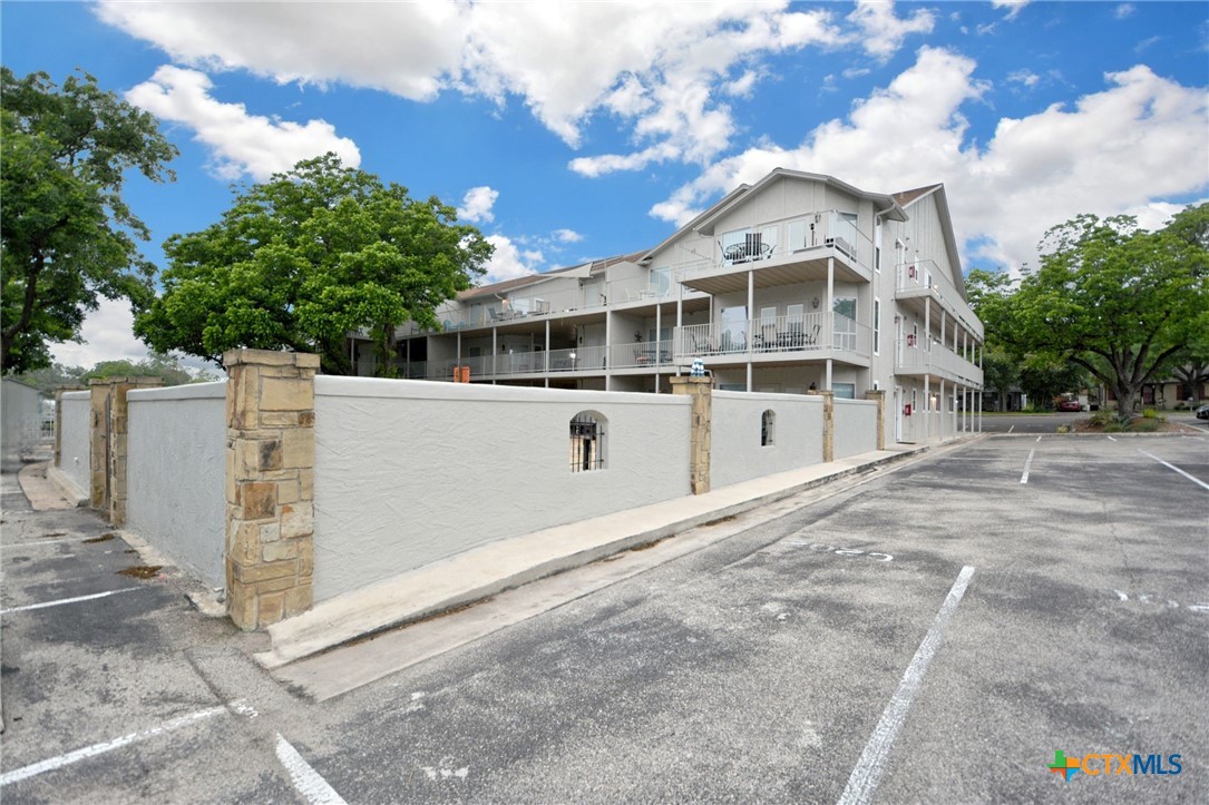730 E Mather Street J-301 Property Photo 1