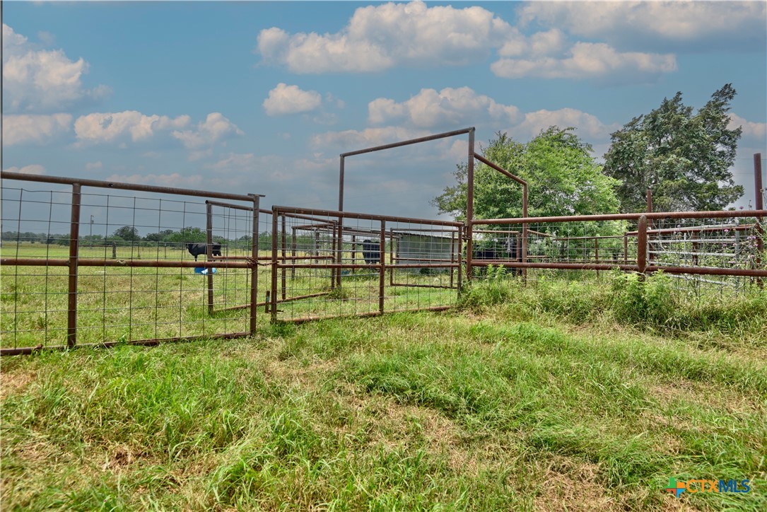 000 Fm 1115 Property Photo 7