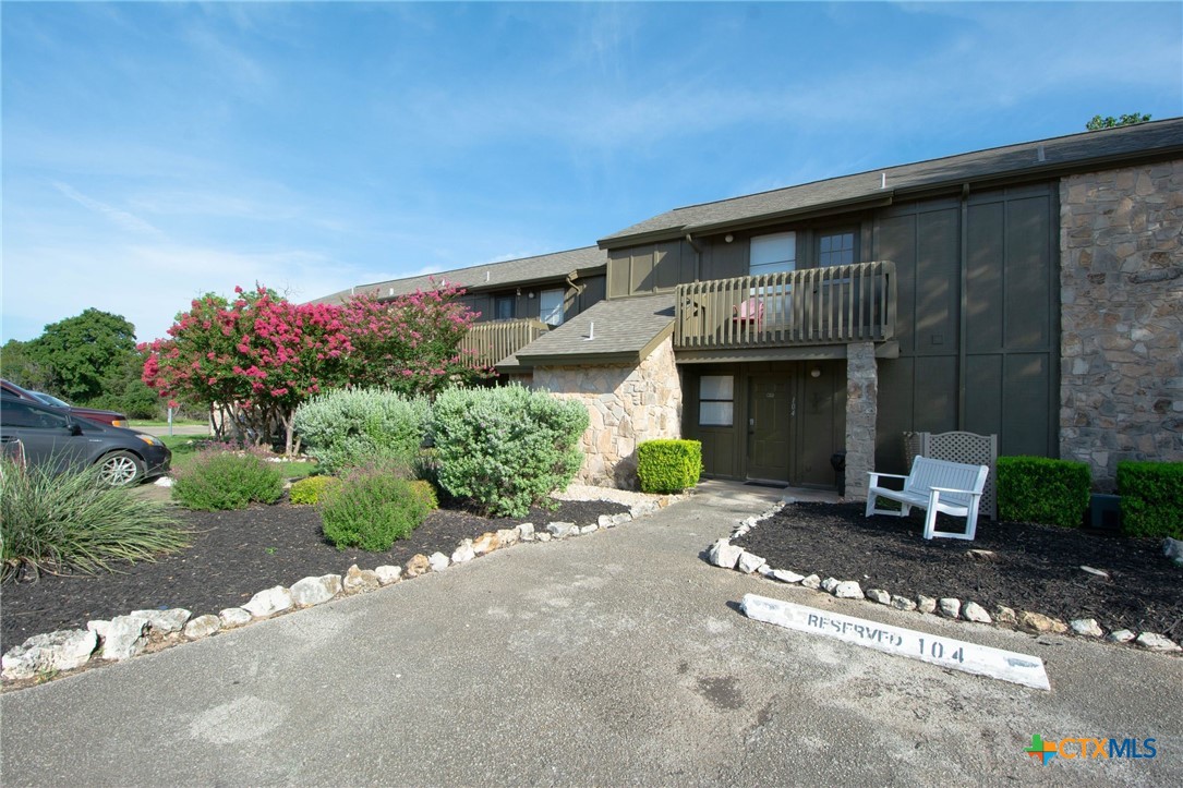 104 T Bar M Drive 104a Property Photo 1