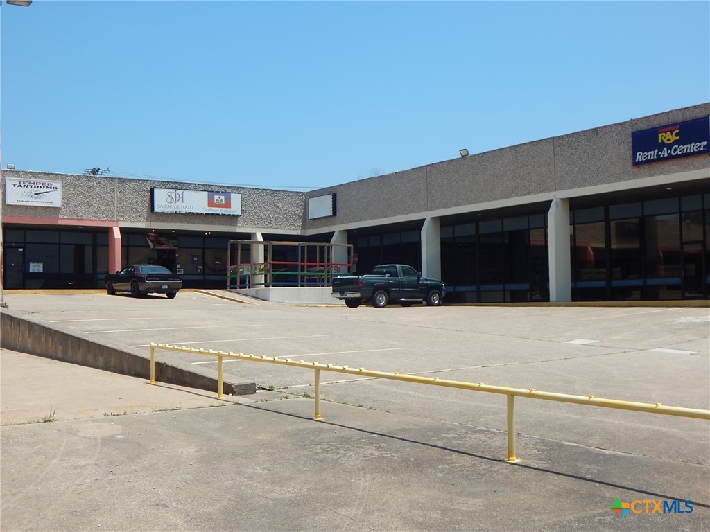 205 W Rancier Avenue Property Photo