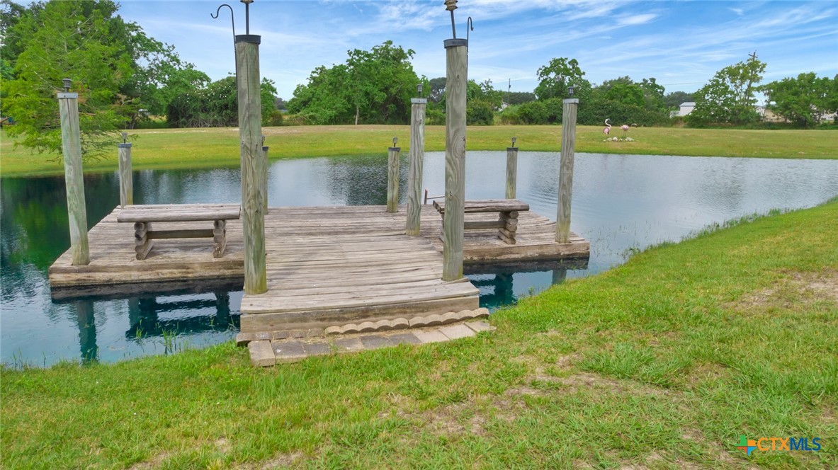 3662 N Fm 444 Property Photo 2