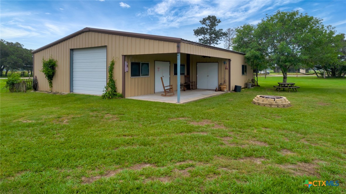 3662 N Fm 444 Property Photo 5