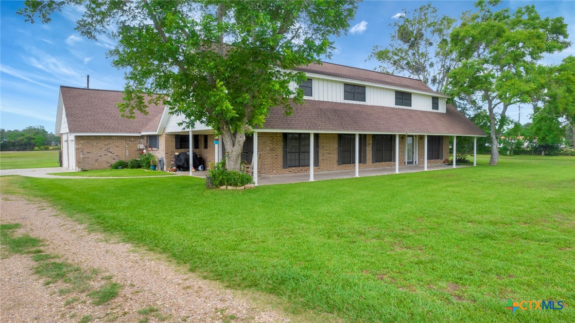 3662 N Fm 444 Property Photo 6