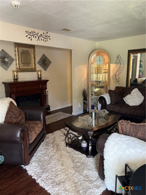 1102 Houston Street Property Photo 6