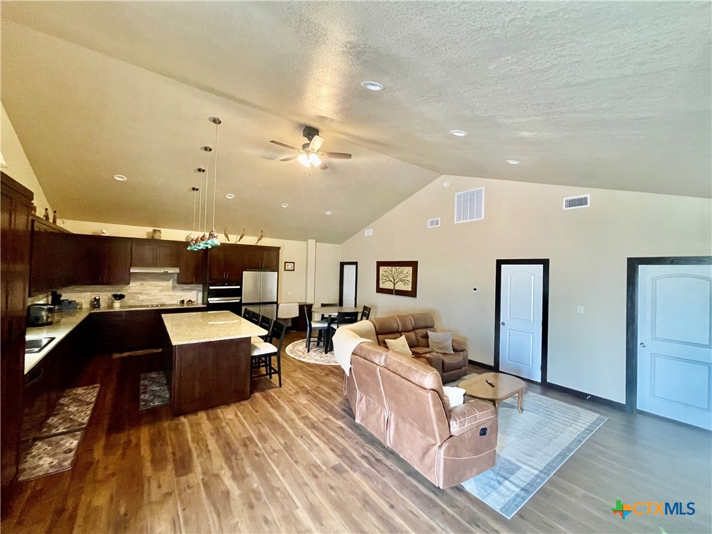 280 Carrie Street Property Photo 4
