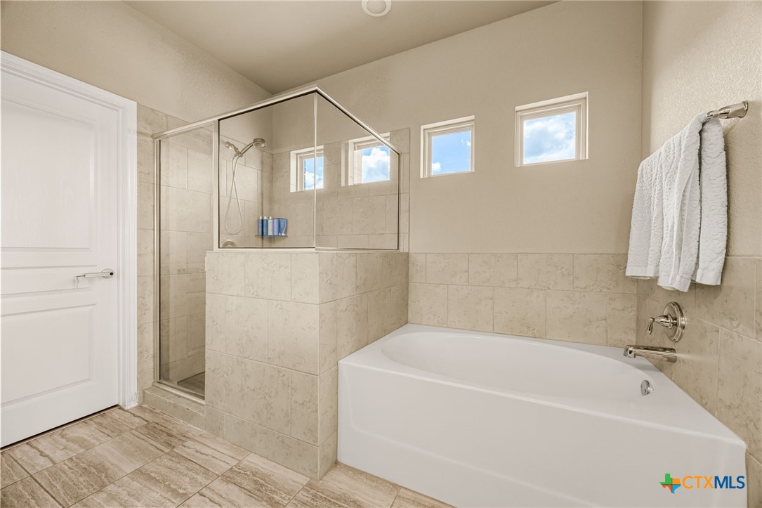 7010 Crystal Valley Drive Property Photo 21