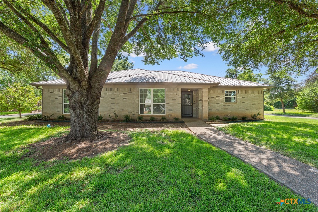 616 Regina Drive Property Photo 1