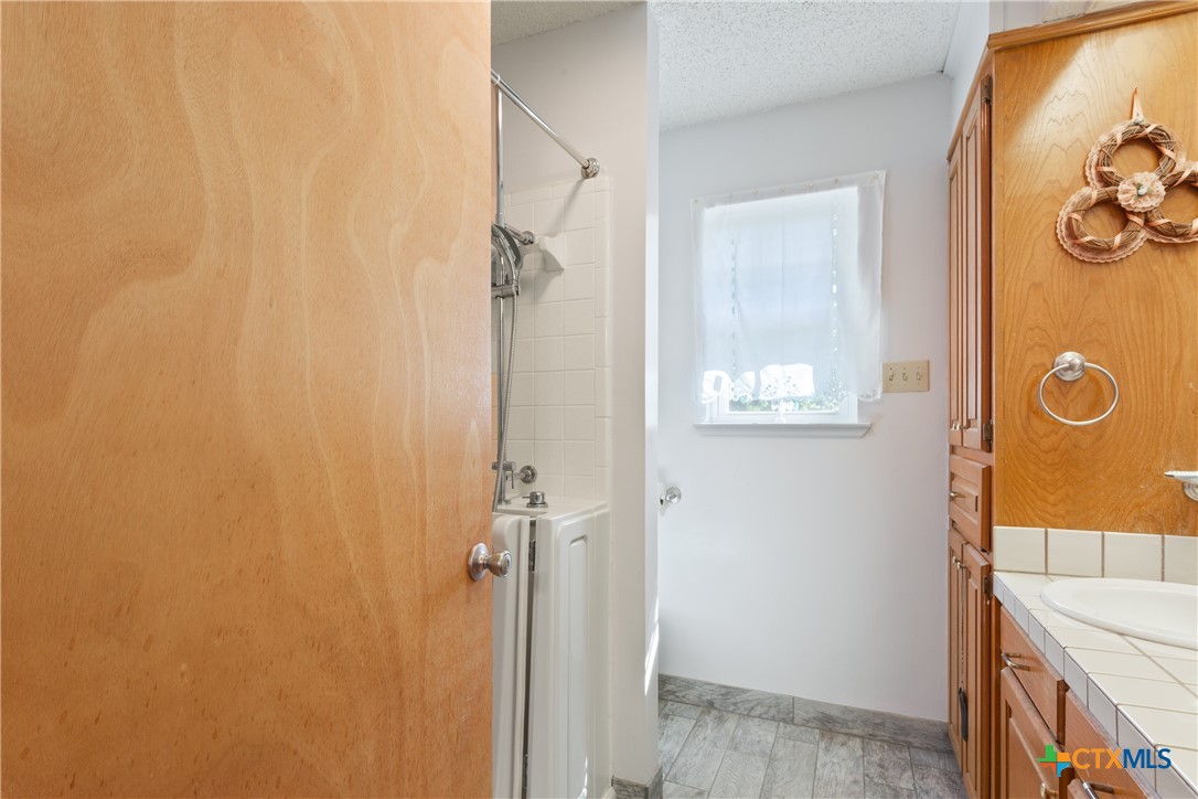 616 Regina Drive Property Photo 15