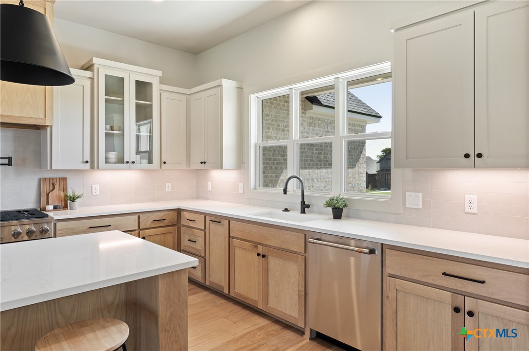227 Glenview Circle Property Photo 18