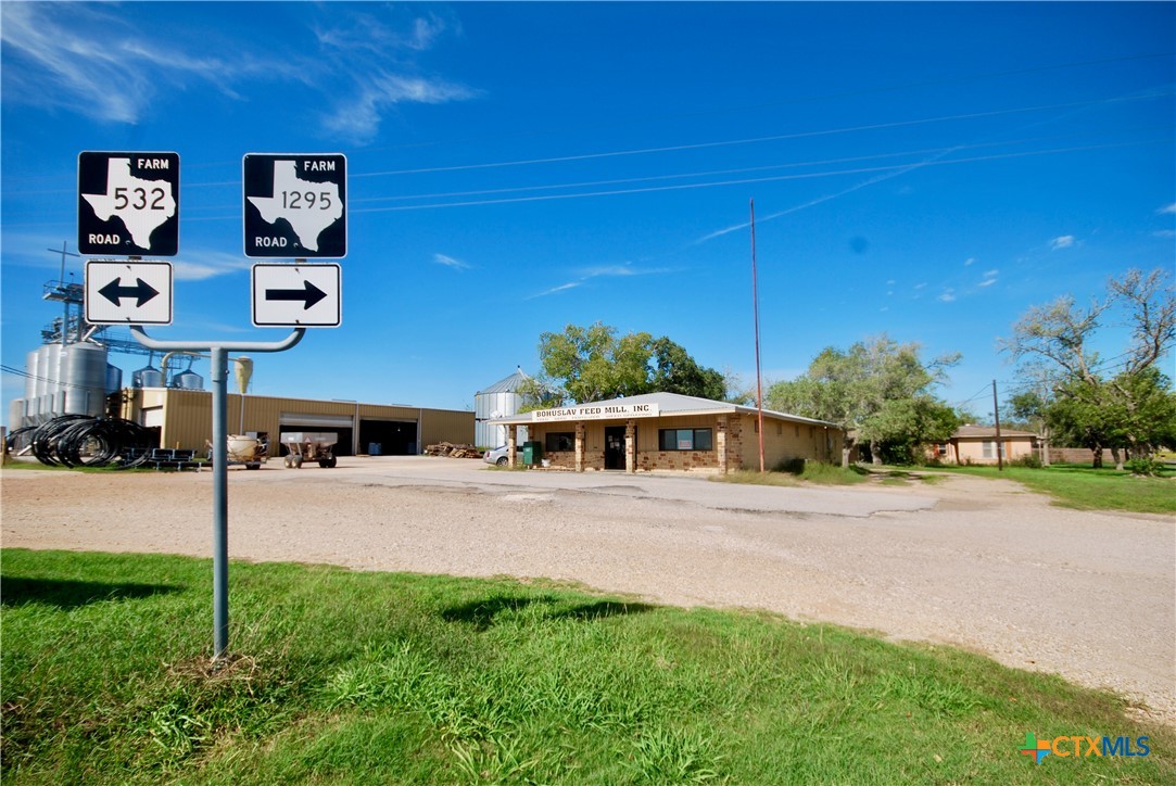 6022 Fm 532 Property Photo 4