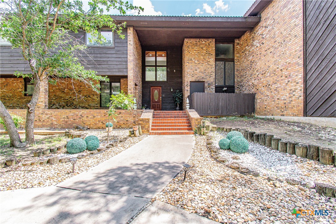 1414 Eagle Trail Property Photo 4