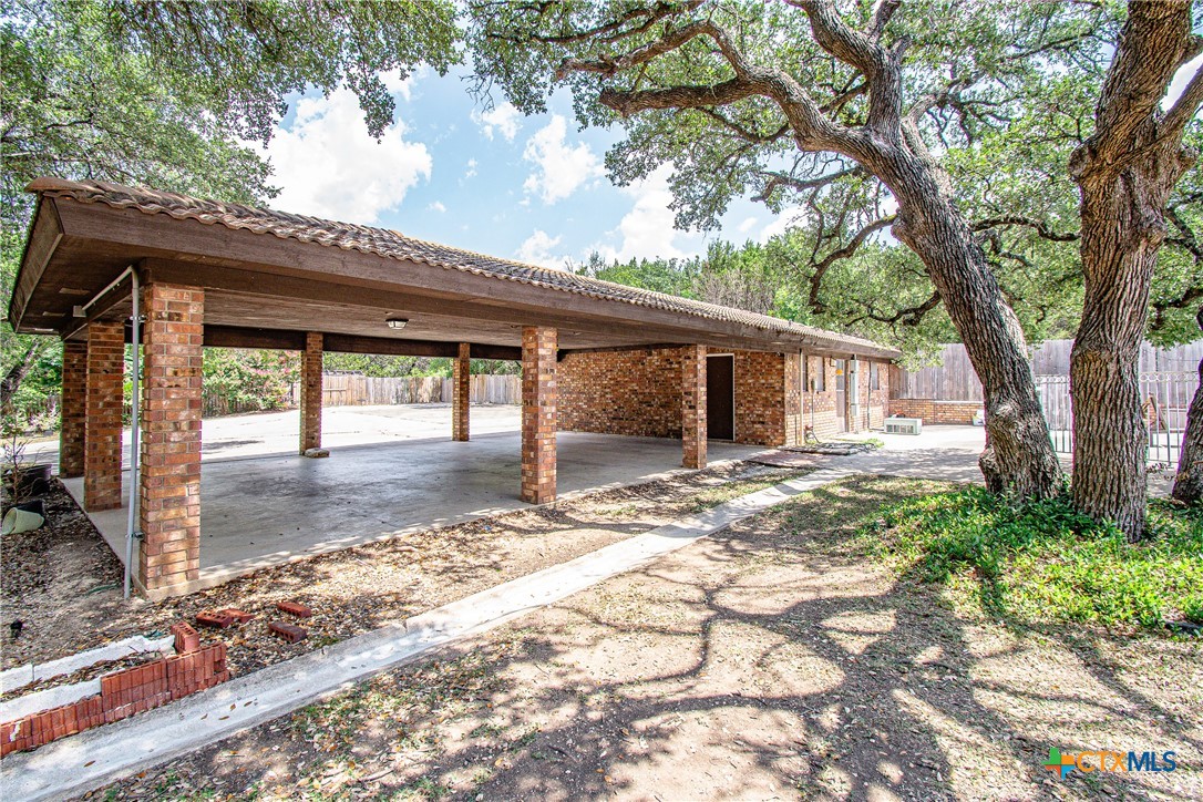 1414 Eagle Trail Property Photo 8