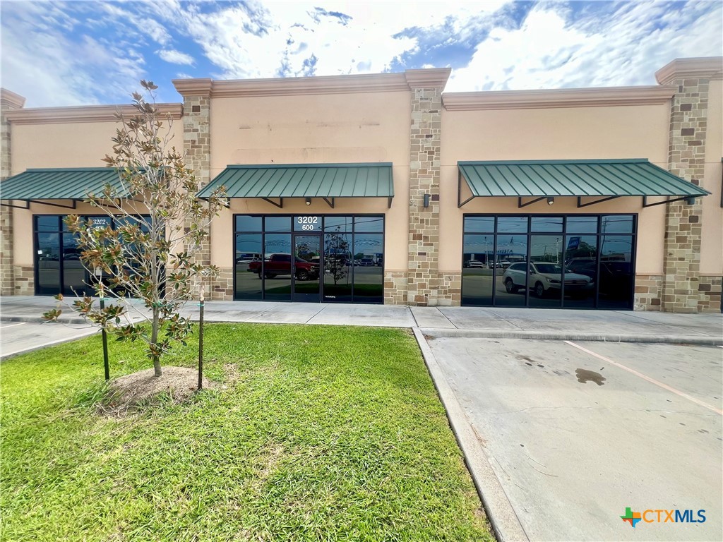 3202 N Navarro Street 500-600 Property Photo 1