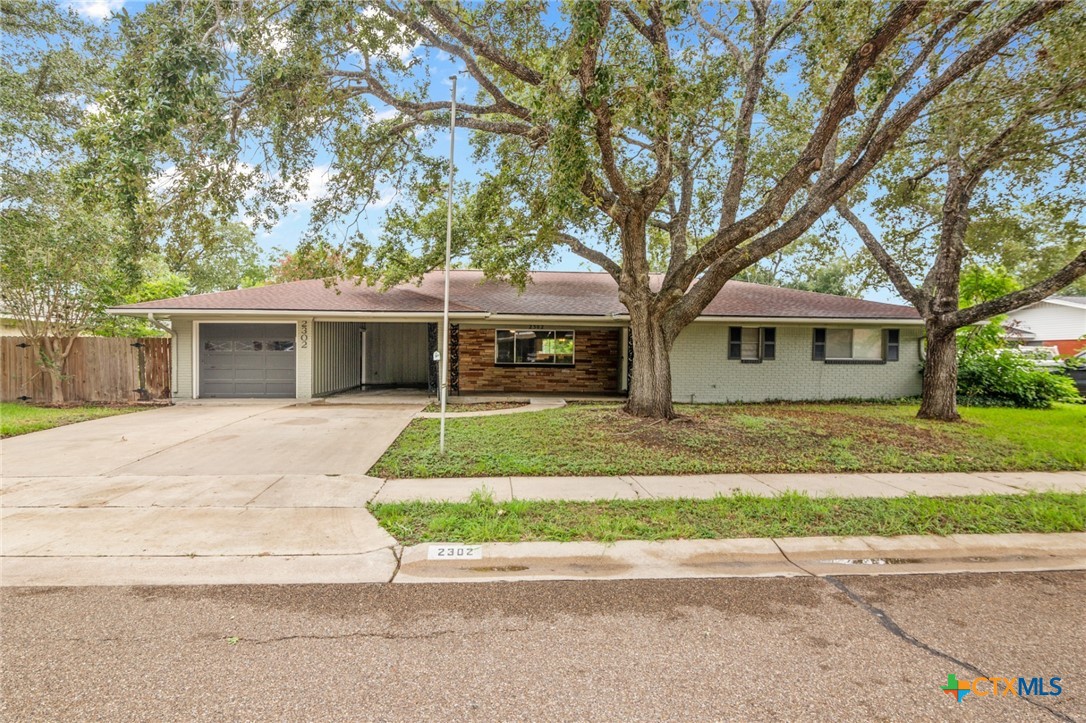 2302 College Drive Property Photo 1