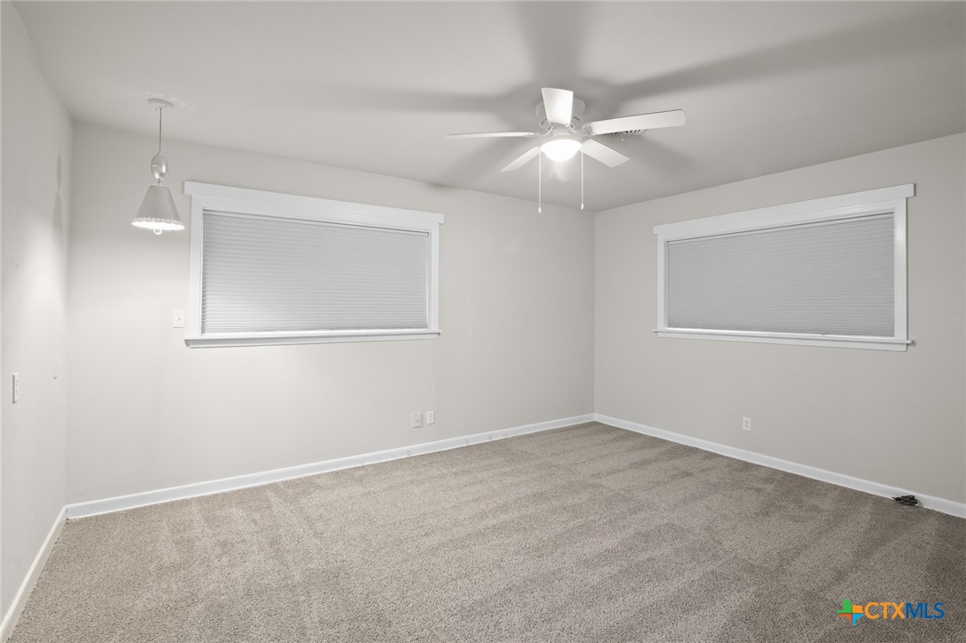2302 College Drive Property Photo 14