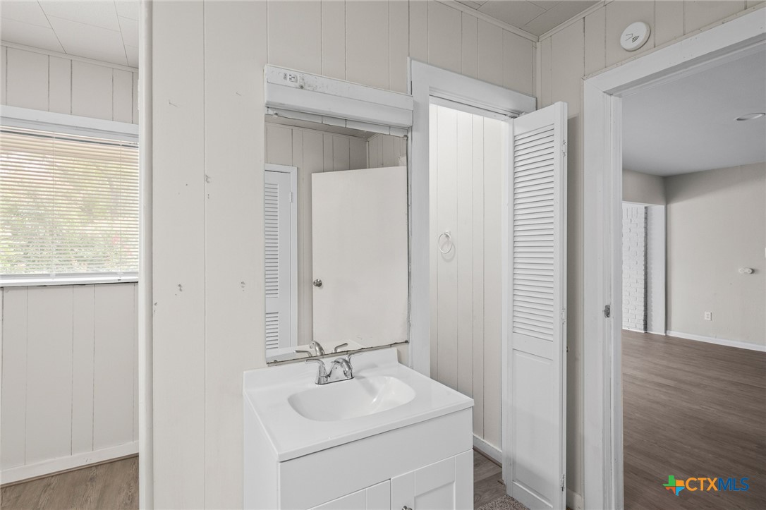 2302 College Drive Property Photo 21