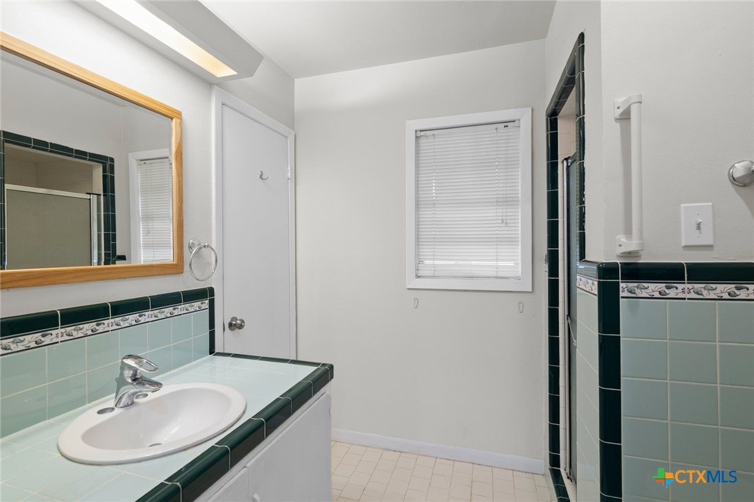 2302 College Drive Property Photo 22