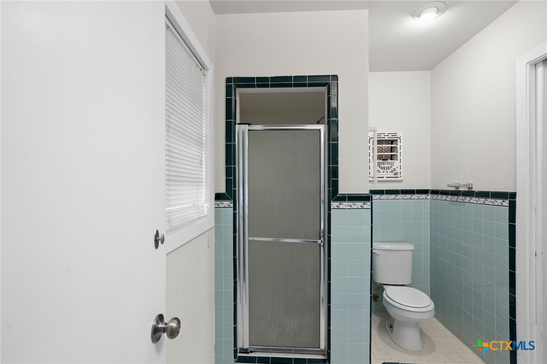 2302 College Drive Property Photo 23