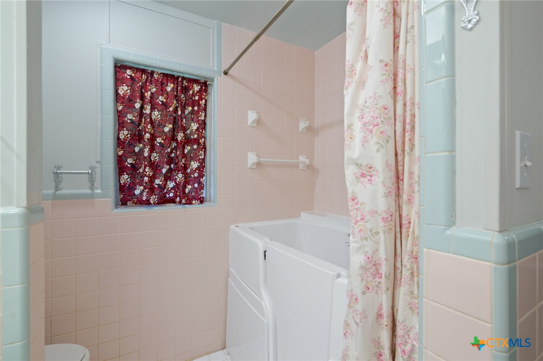 2302 College Drive Property Photo 25
