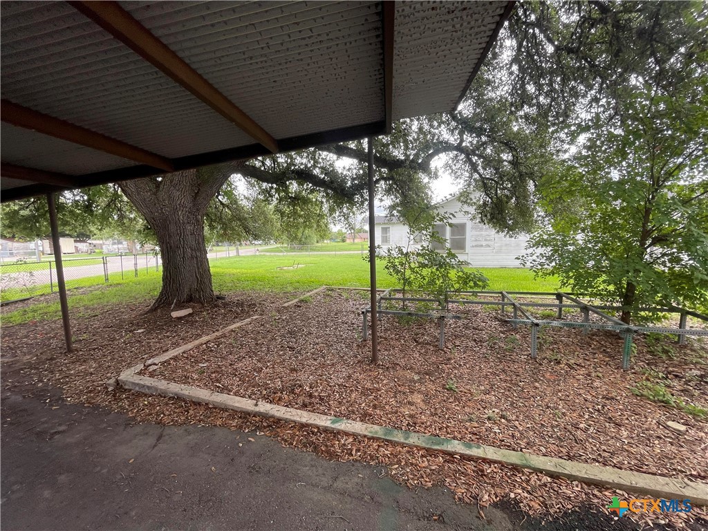 1701-1703 N Esplanade Property Photo 16