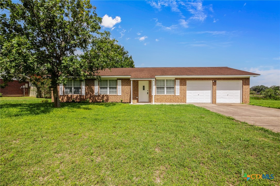 939 N San Patricio Street Property Photo 1