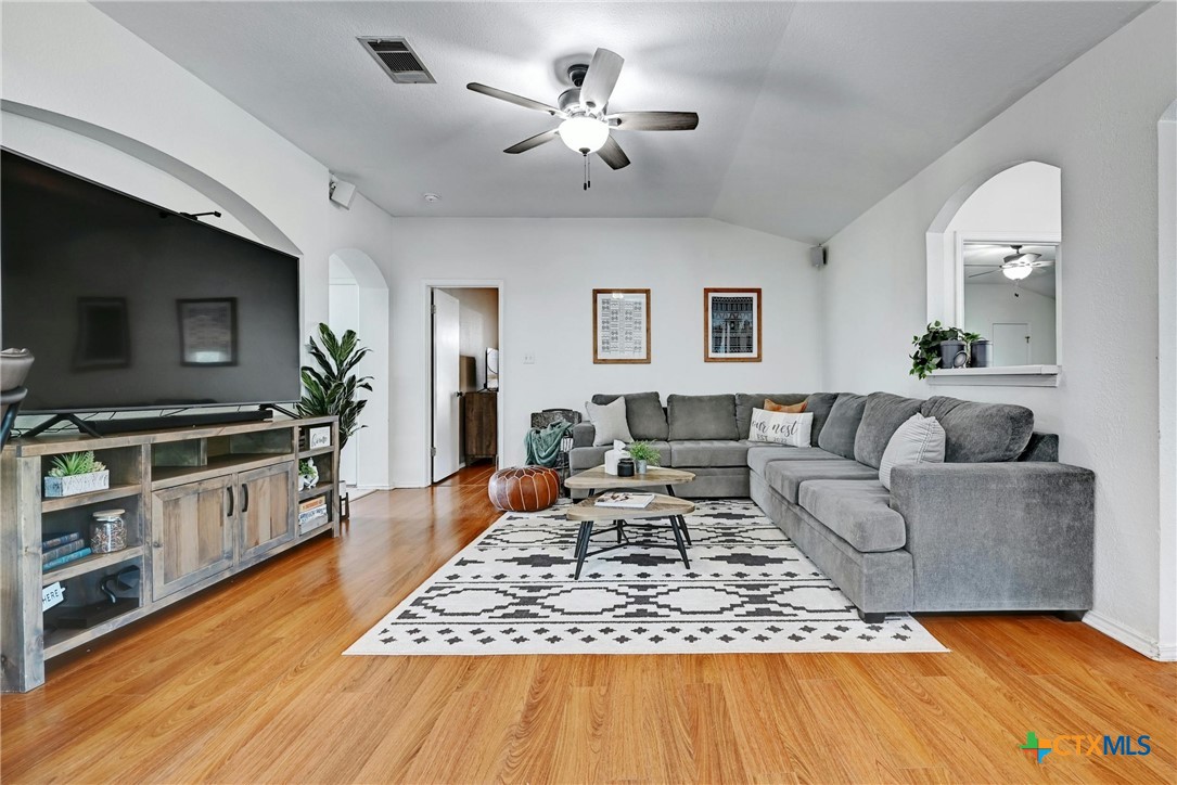 3206 Tenaza Cove Property Photo 4