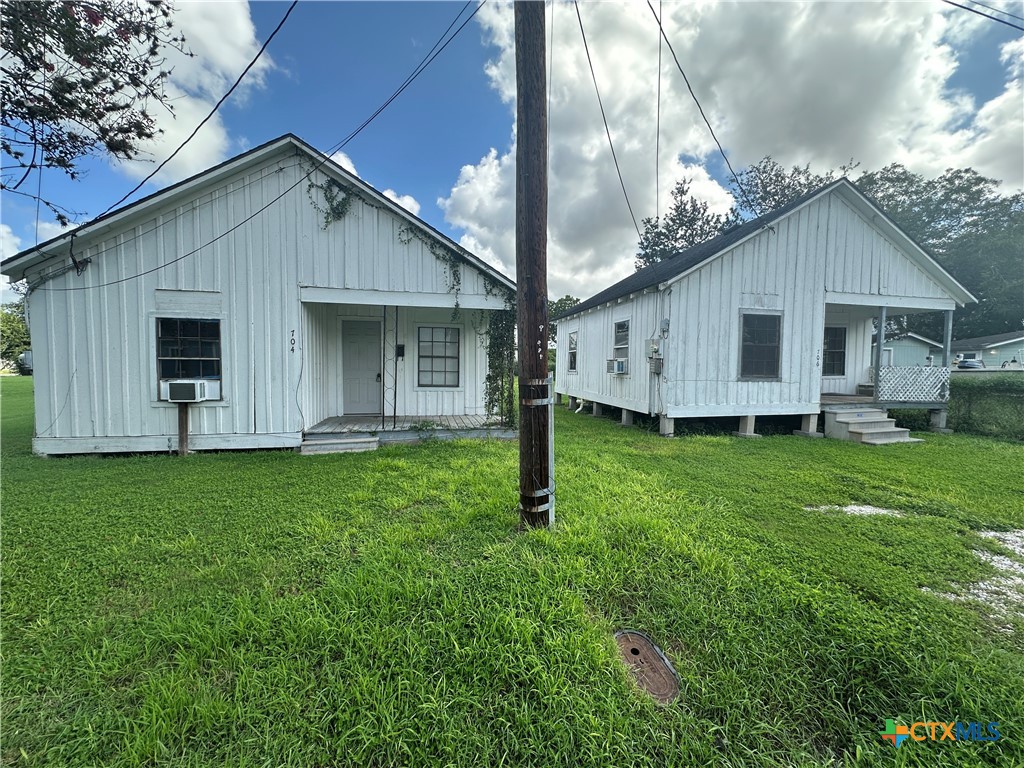 704 & 706 E Forrest Street Property Photo 1