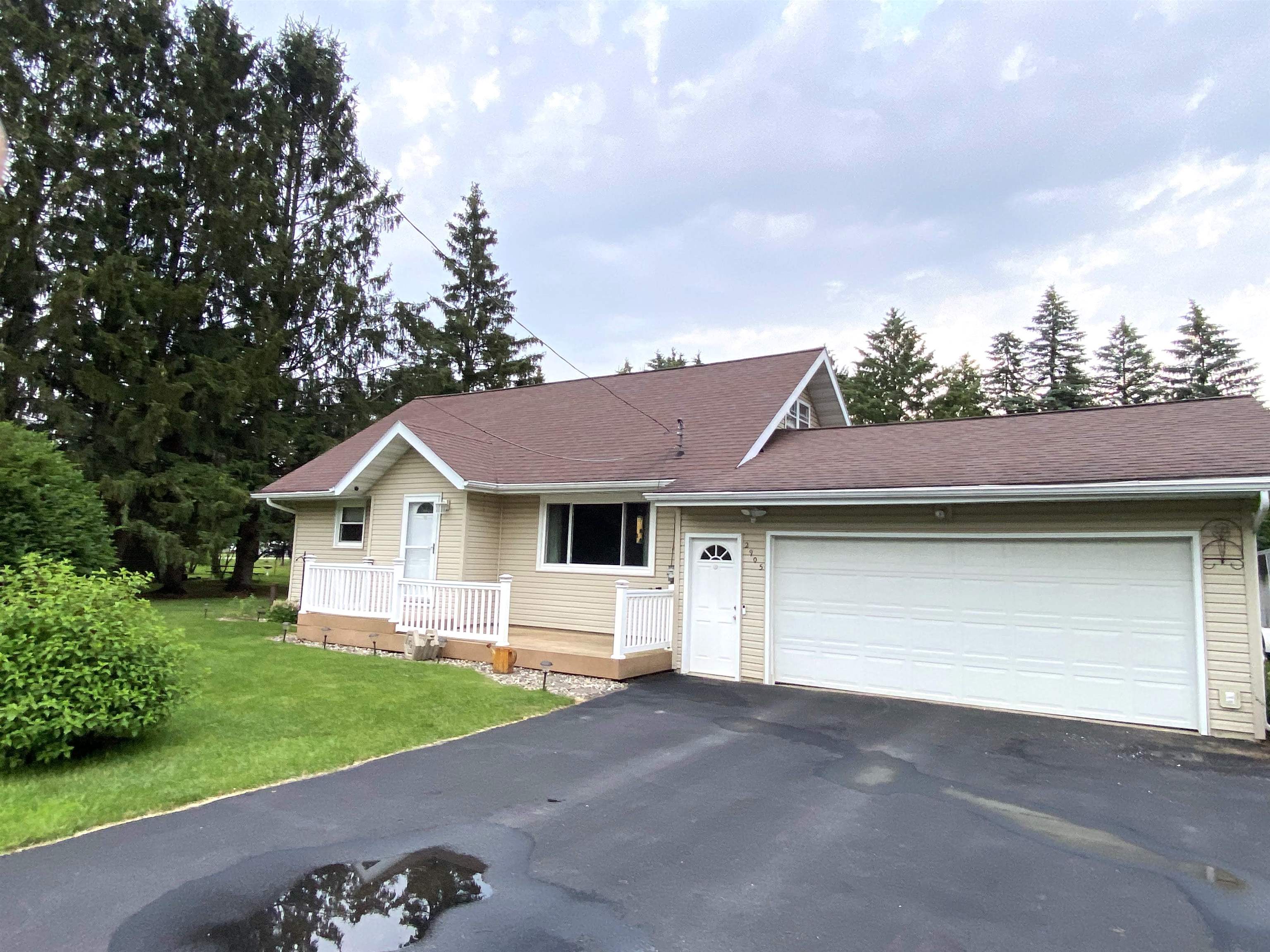 227215 Crossbill Avenue Property Photo 1