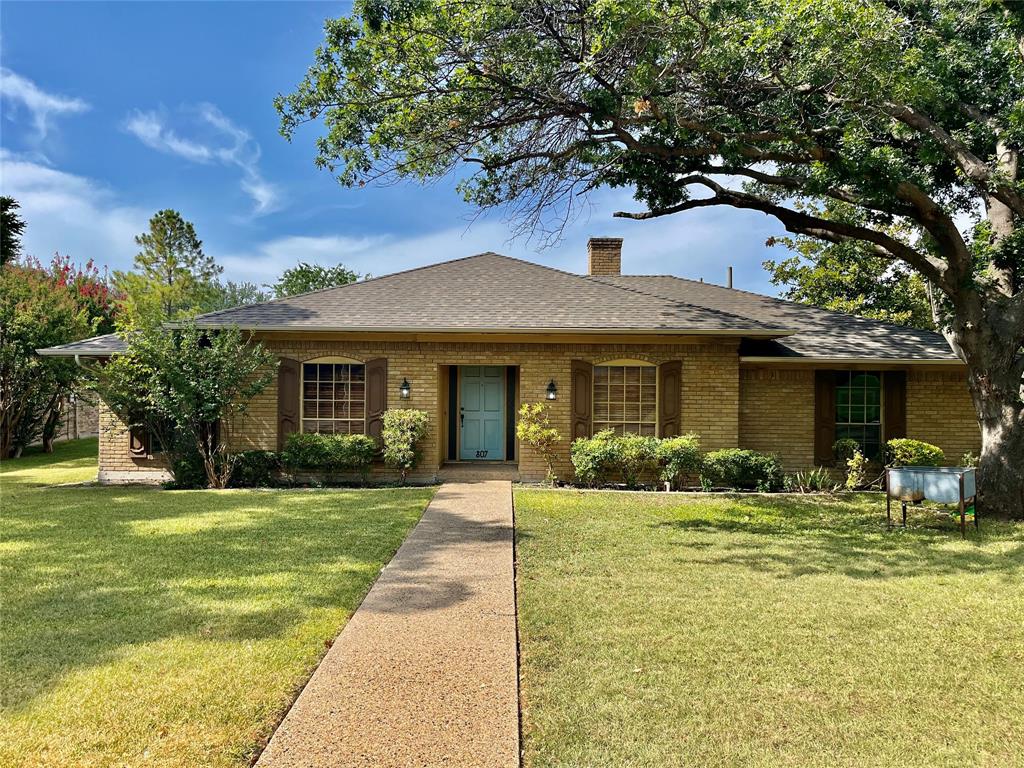 807 E Spring Valley Road Property Photo 1