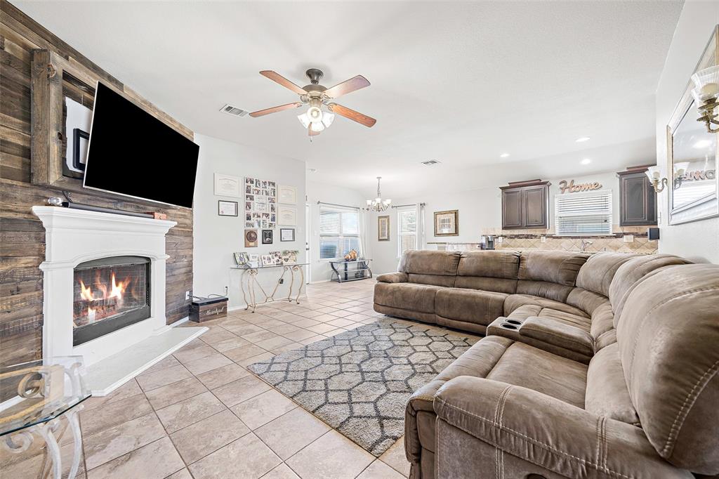 500 Fountain View Lane Property Photo 1