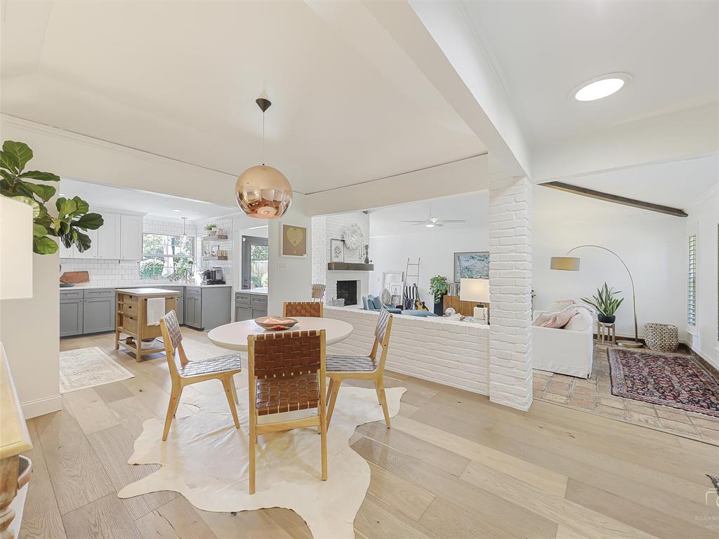 2504 Glenhaven Drive Property Photo 1