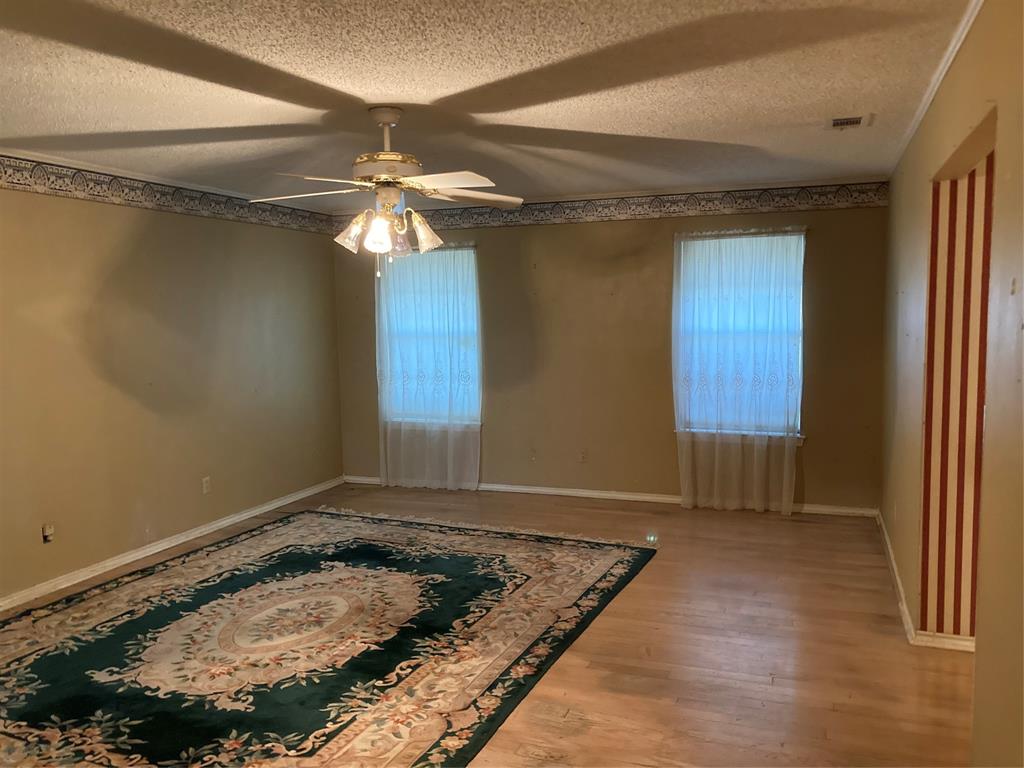 107 Lexington Lane Property Photo 11