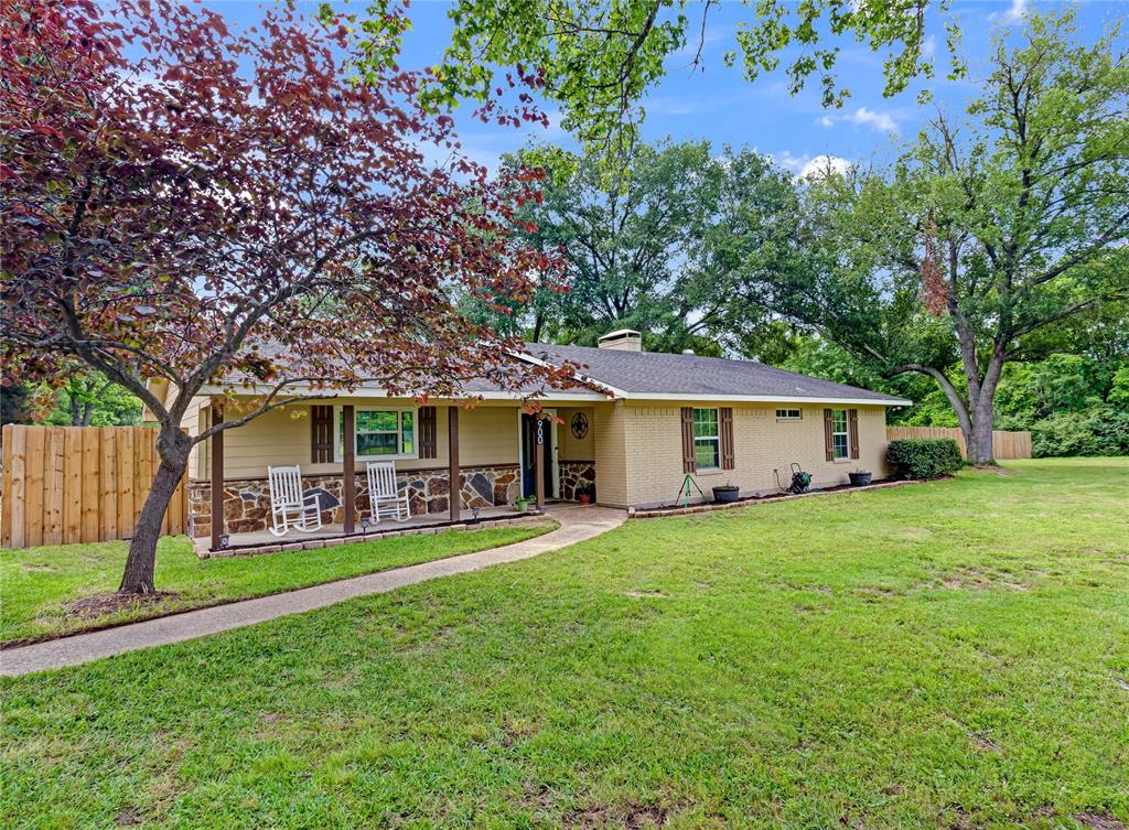 900 N Waldrip Street Property Photo 1