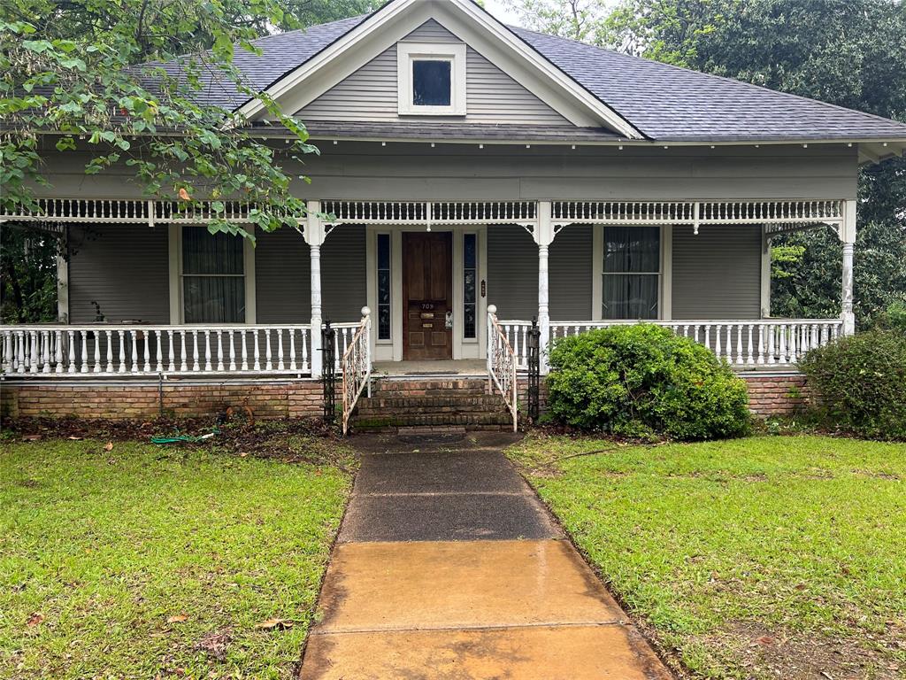709 Elm Street Property Photo 1