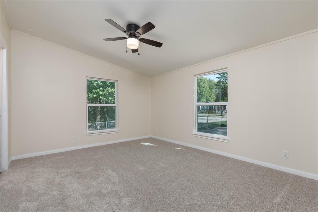 312 Oak Street Property Photo 12